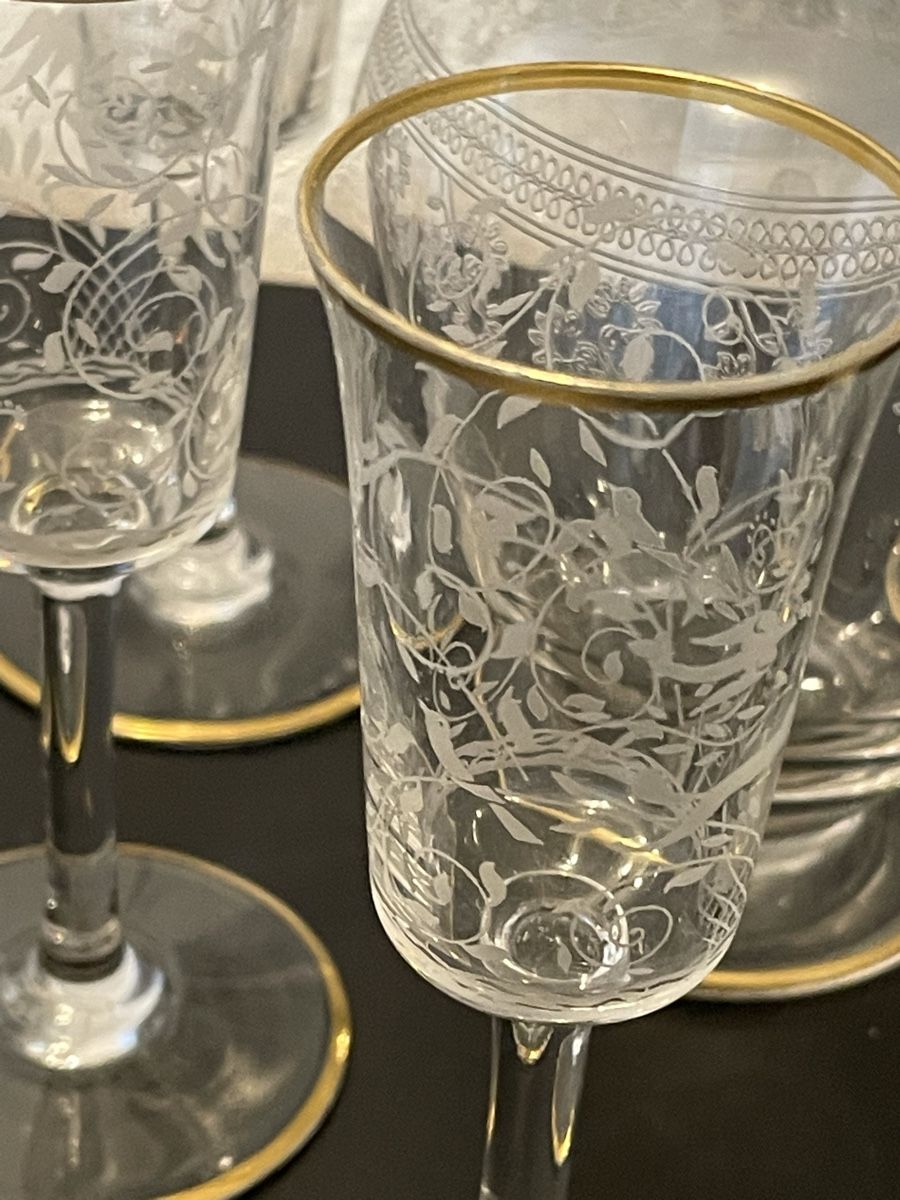 Karaffen: Kristall Karaffe mit 6 Schnaps Becher Handarbeit verziert. – Gebraucht aus Basel von Ga12345 1