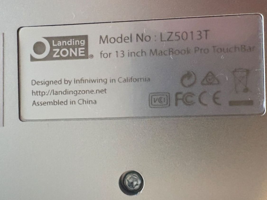Docking station: Landing Zone Docking Station LZ5013T MacBook Pro 13" – Usato da Glis venduto da VinylValley 2