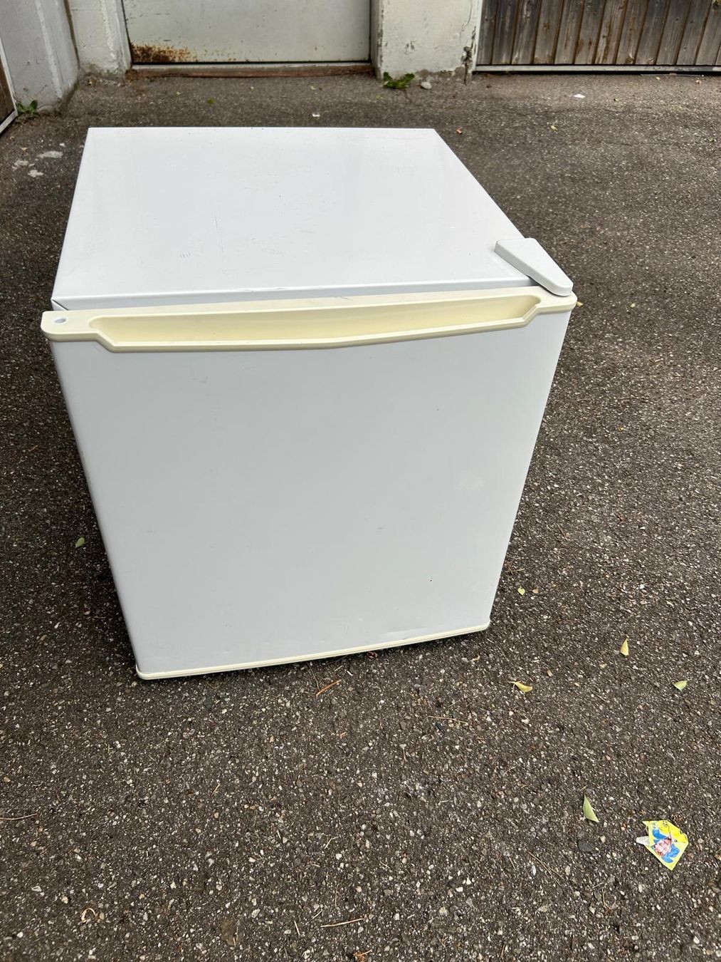 Kühlschrank: kleine  Kühlschrank – Gebraucht aus Basel von faz_hdd8 3
