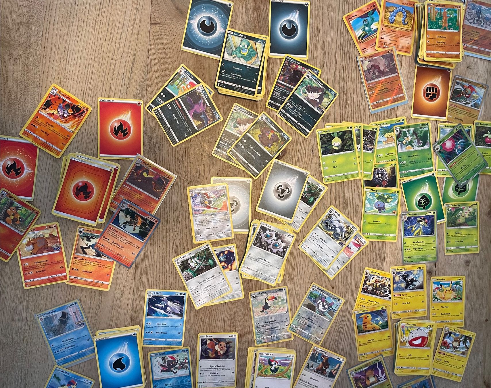 Pokémon Sammelbilder & Trading cards: Grosse Pokémon Sammlung – Gebraucht aus Luzern von nie_5jwd 1