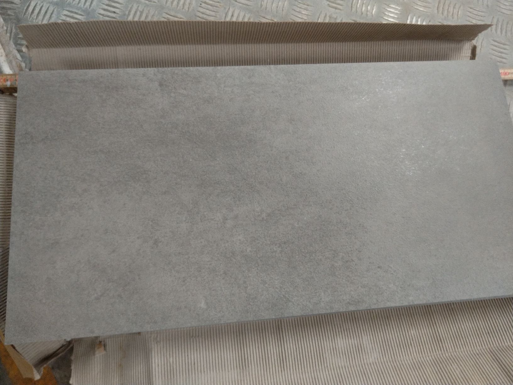 Rivestimenti per pavimenti: Bodenplatten feinsteinzeug – Nuovo (secondo la descrizione) da Breitenbach venduto da mse_52th
