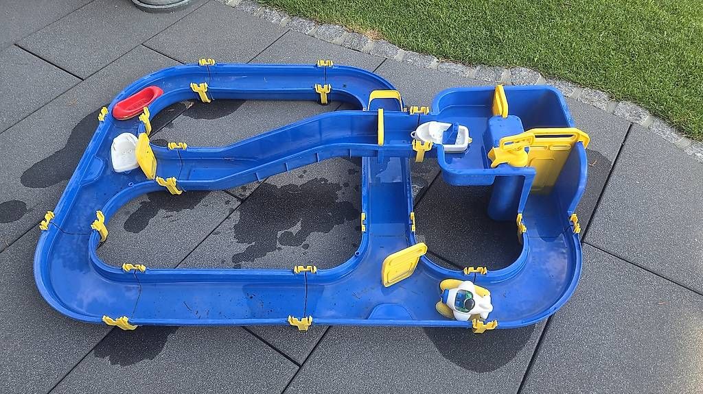Giocattoli: BIG-Waterplay Niagara Wasserbahn – Usato da Ehrendingen venduto da mario5401