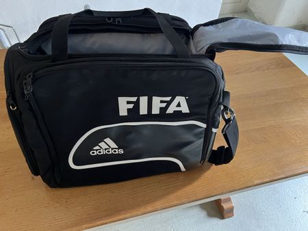 Adidas FIFA Fussball Reisetasche Sporttasche gross