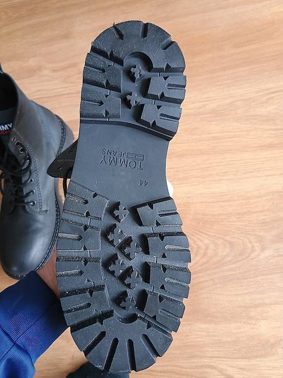 Herrenschuhe: Tommy Jeans Schnürboots Grösse 44  – Gebraucht aus Huttwil von Userabcde 1