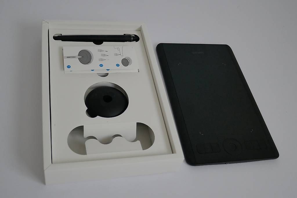Wacom Tablettes PC: Wacom Intus pro – D'occasion à Stüsslingen par polychrom65 1