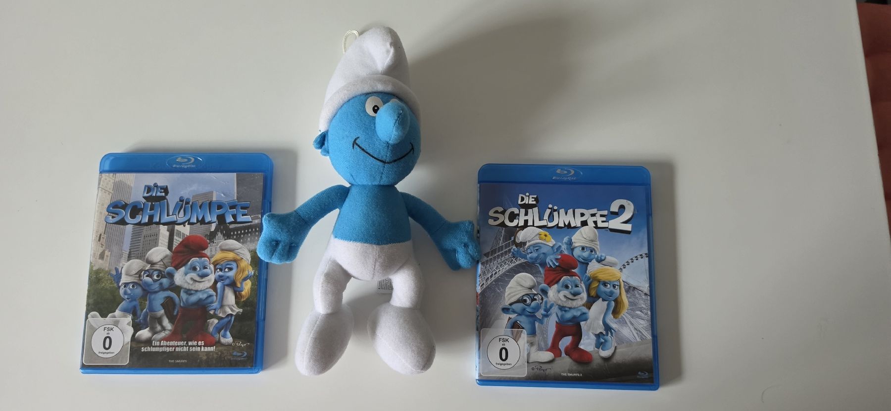 Tous les DVDs: Schlümpfe 1+2 Bluray mit Plüsch Schlumpf – D'occasion à Kriens par Merida67
