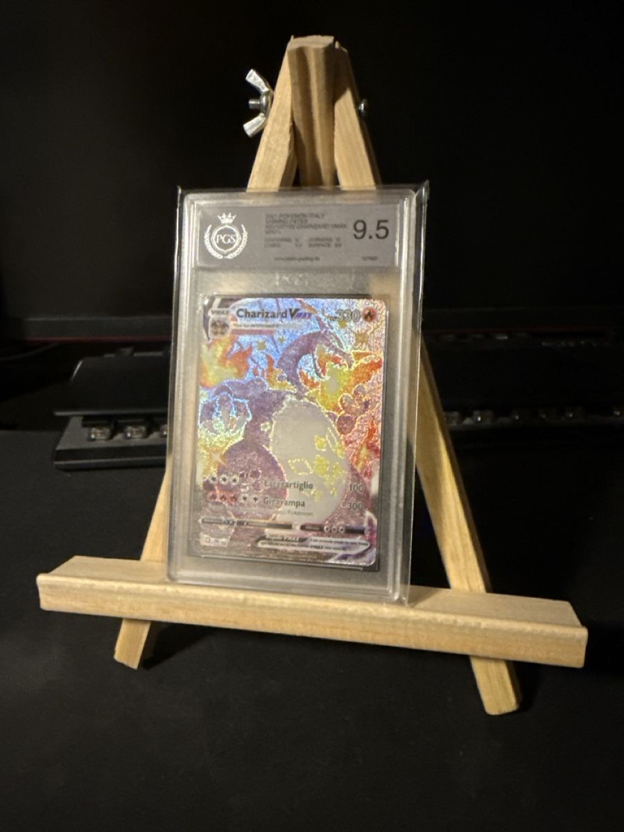 Pokémon Sammelbilder & Trading cards: Charizard VMAX (Italienisch) – Neu und originalverpackt aus Frutigen von Spezial4sunday