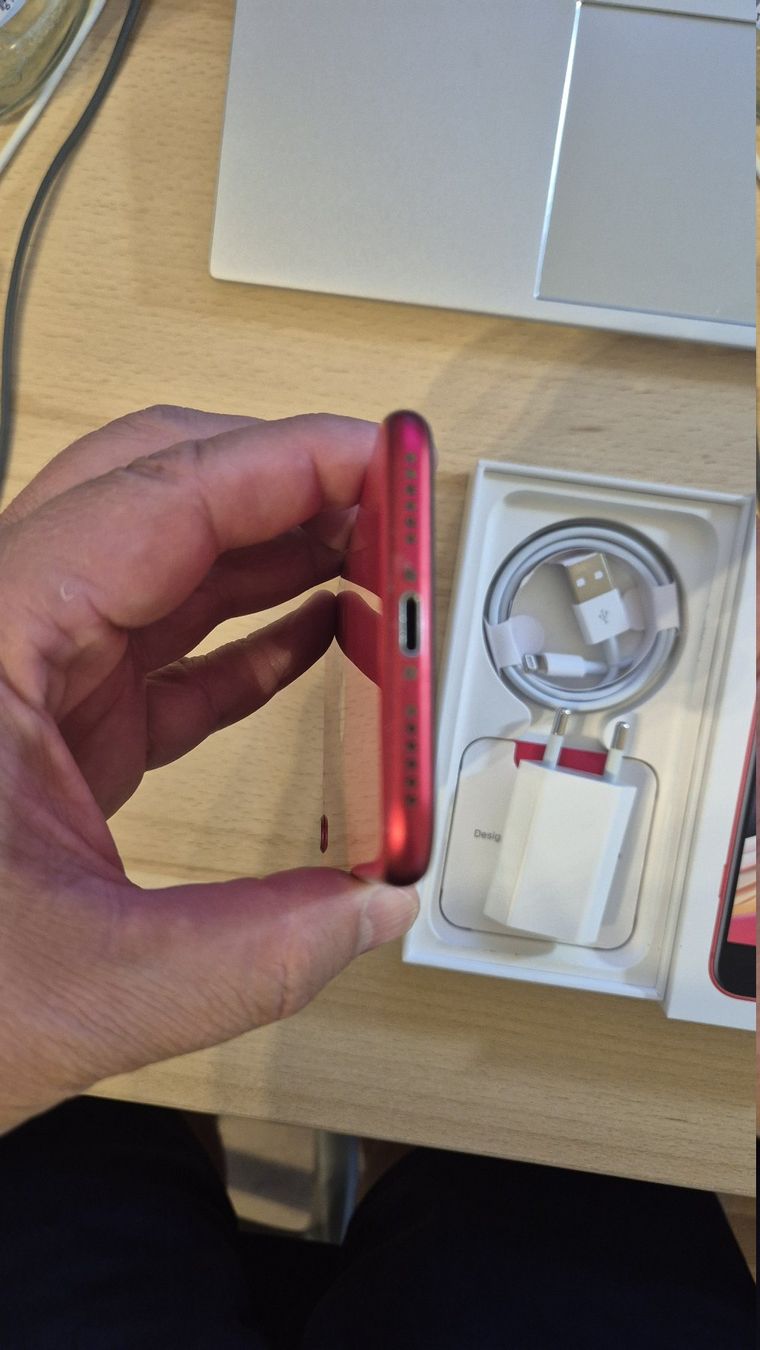 Apple Telefoni cellulari / Smartphones: iPhone SE 2020 64GB Red 3031 – Usato da Münchenbuchsee venduto da MV_Solutions 4