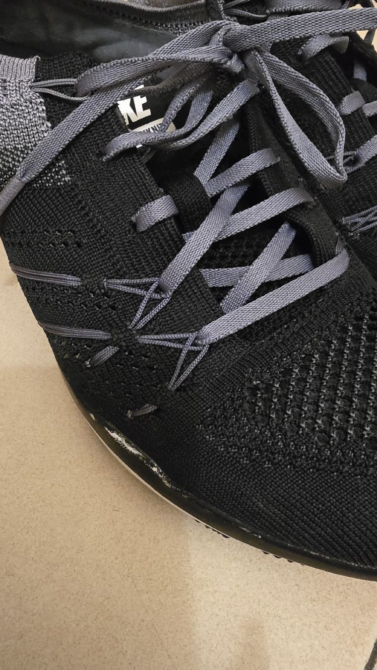 Nike Scarpe da donna: Baskets Nike Flyknit grises et noires, T36 – Usato da Genève venduto da Saleena 5