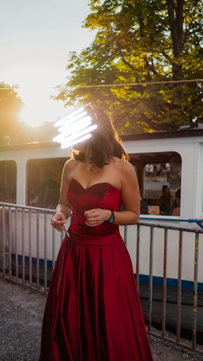 Vestiti: Abendkleid Samt/Satin – Usato da Zürich venduto da sidraysa 1