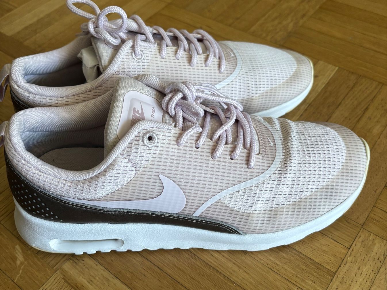 Nike Damenschuhe: Baskets Nike Thea taille 39 bon état – Gebraucht aus Petit-Lancy von Hpk_tbk