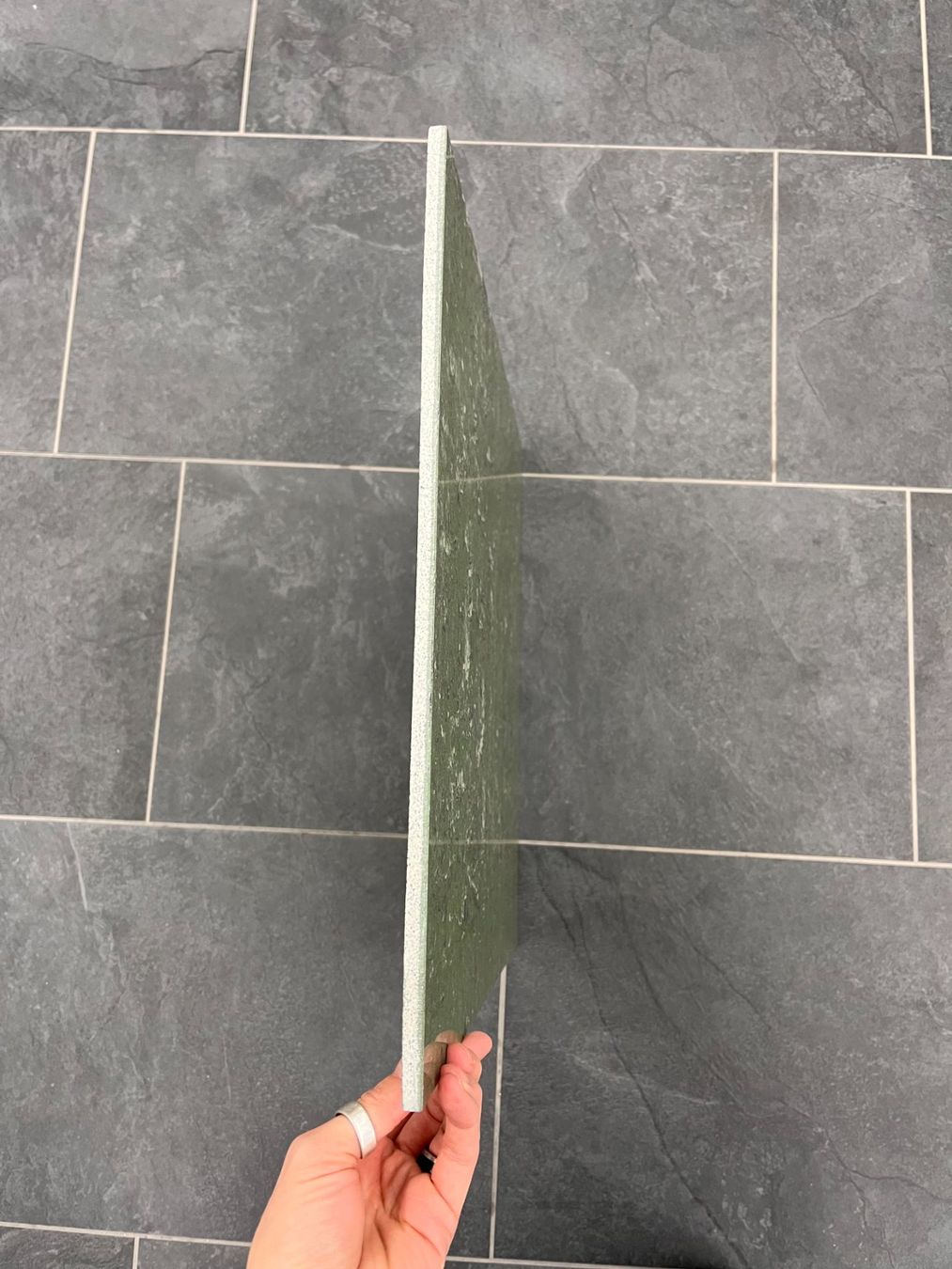Bodenbeläge: Feinsteinzeug Serpa grün poliert 40x40 – Neu und originalverpackt aus Bichelsee von thoro-plattenhandel 2