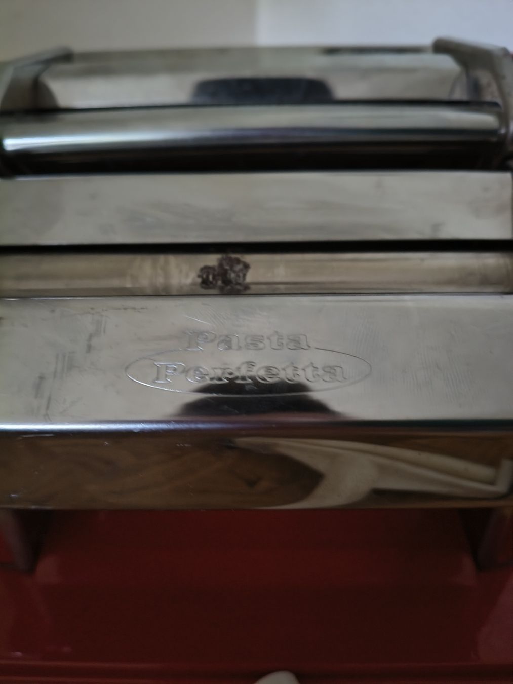 Elettrodomestici da cucina: Used Pasta Perfetta Manual Pasta Maker Machine Red – Usato da Zürich venduto da TrainLine 2