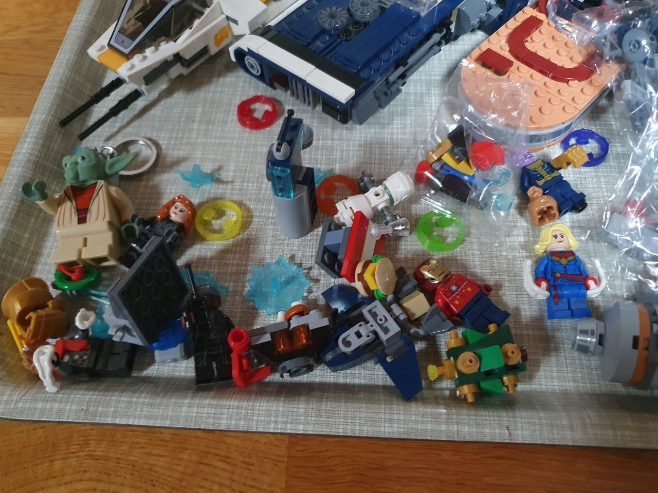 Lego Kit di costruzioni: Lot Lego Star Wars et Marvel – Usato da Bernex venduto da Mardone 3