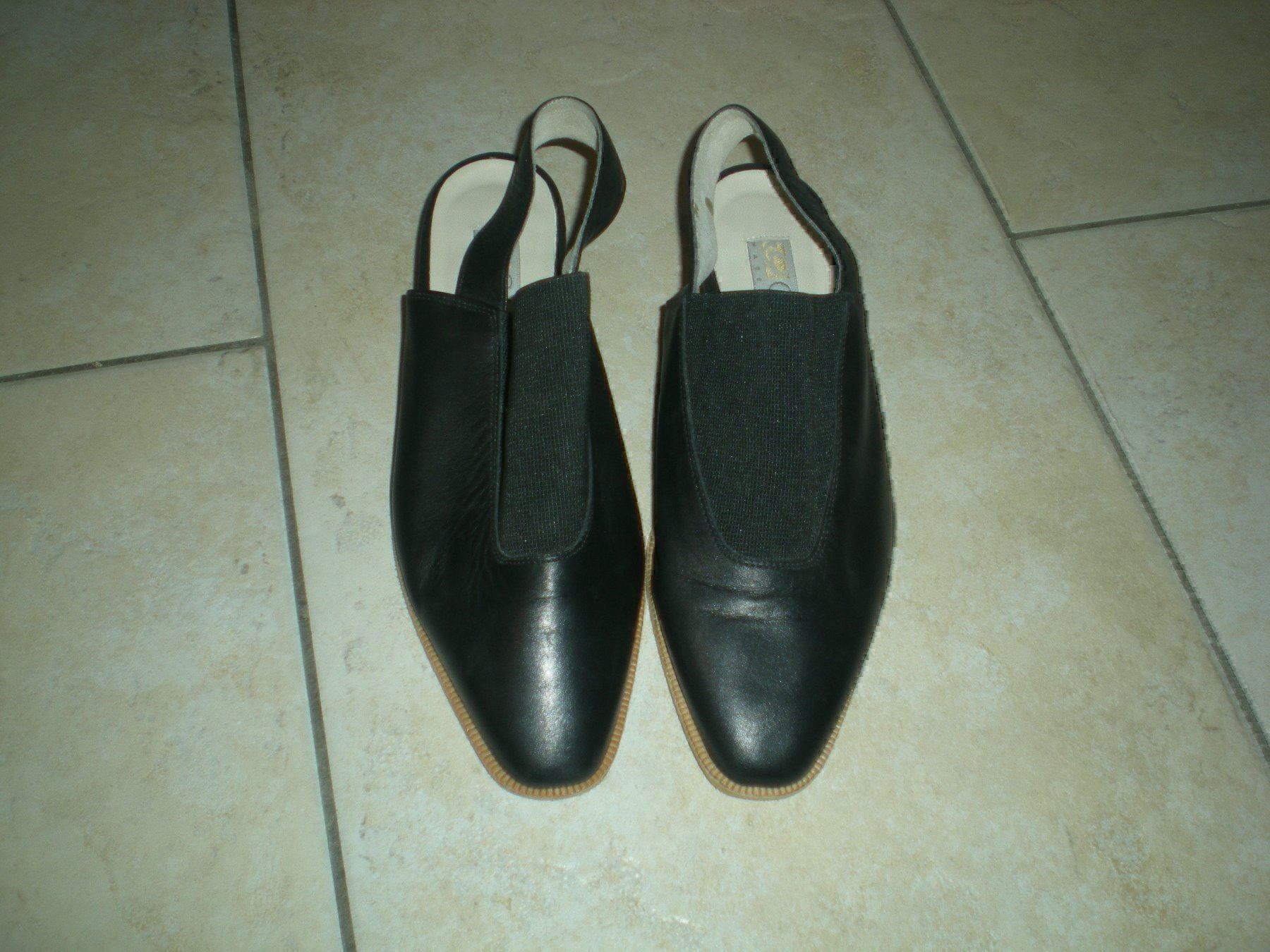 Scarpe da donna: Leder Schuhe Gr.37 NEU! – Nuovo (secondo la descrizione) da Adelboden venduto da Lammhult
