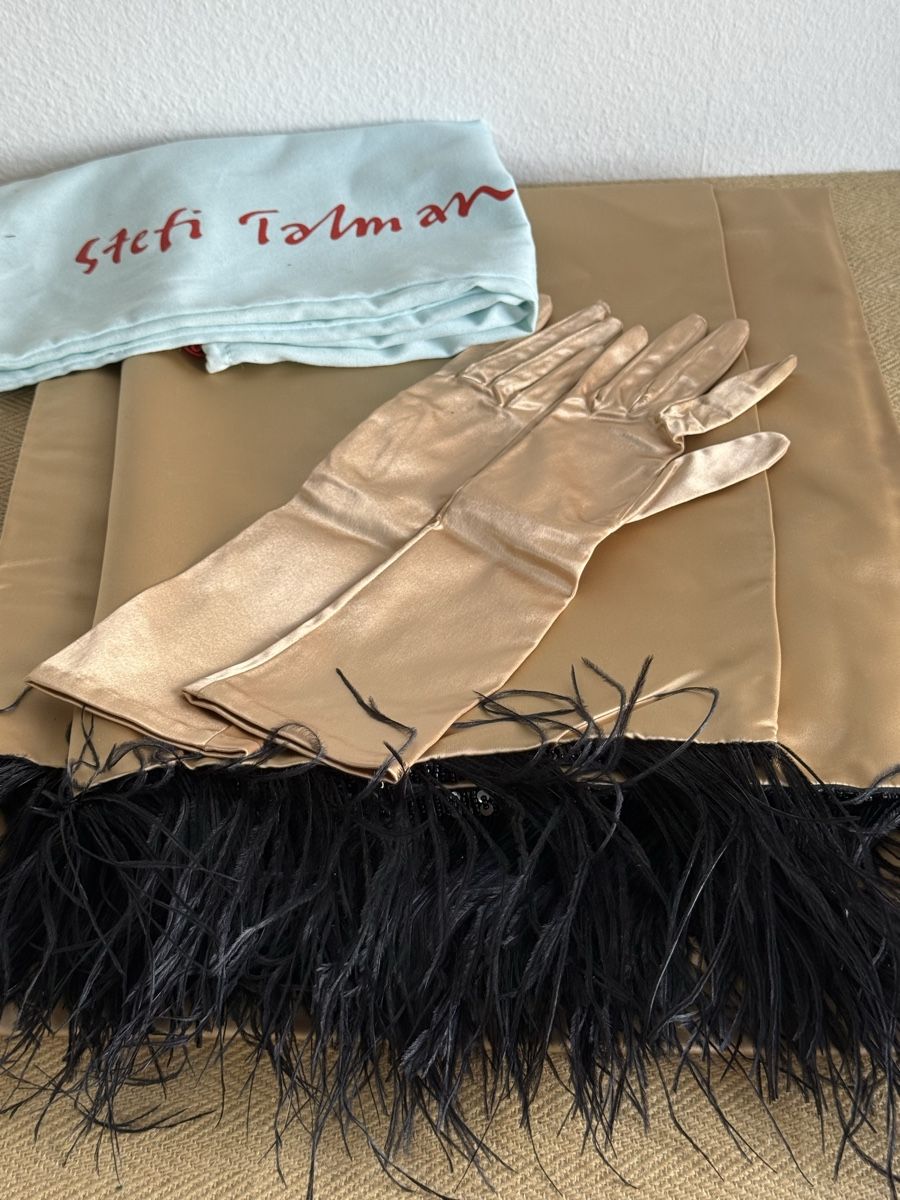 Foulard & Sciarpe: STEFI TALMAN Stola mit Federn & Handschuhe – Usato da Konolfingen venduto da petzipetz