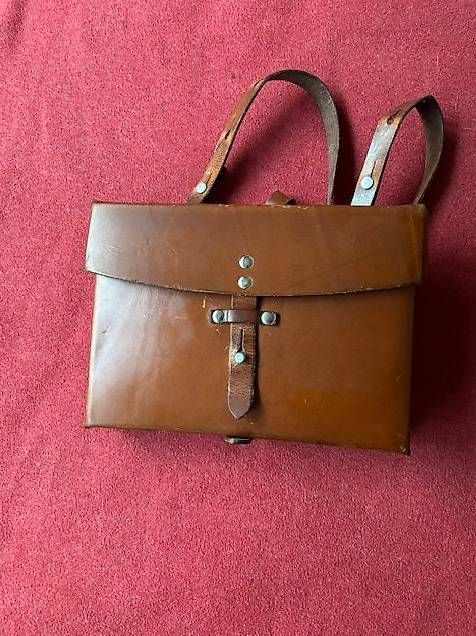 Kartentasche Leder, 25x18x5cm. CH-Militär - neuwertig 1