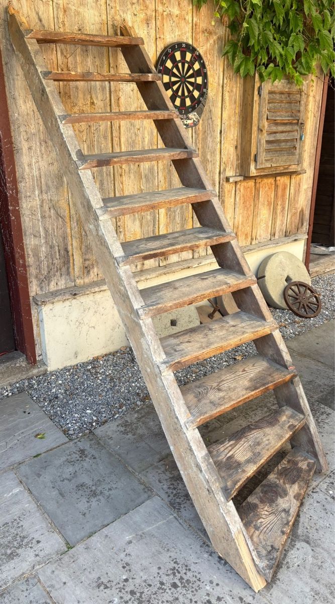 Scale: Rustikale Holztreppe – Usato da Rapperswil SG venduto da lilkate 2