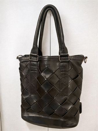 Cowboysbag Leder Tasche Flechtoptik Bottega Stil Schwarz 
