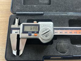 Garant Digital Messschieber 412616 IP67 im Etui, gebraucht