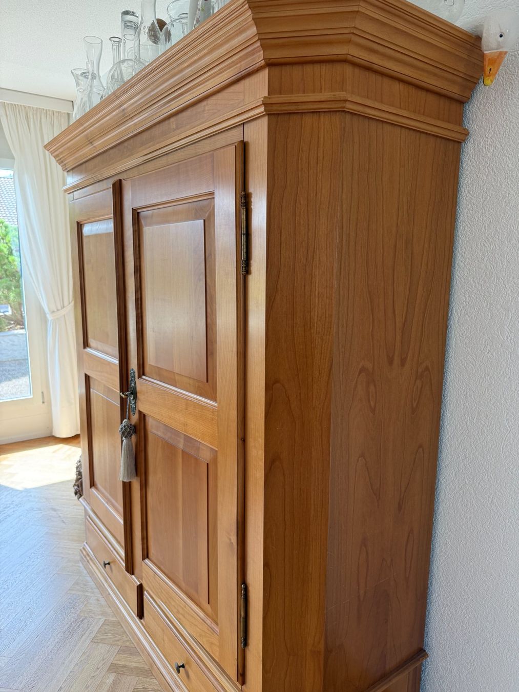 Schränke: Antiker Kirschholz Schrank – Gebraucht aus Köniz von Evafelchlin 2
