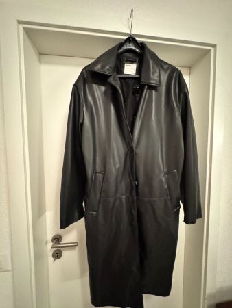BERSHKA Trenchcoat in schwarz, Grösse M