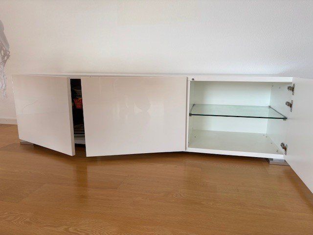 Cassettiere: Sideboard / Kommode, 1a Zustand, modern/zeitlos – Usato da Stäfa venduto da Seebuben