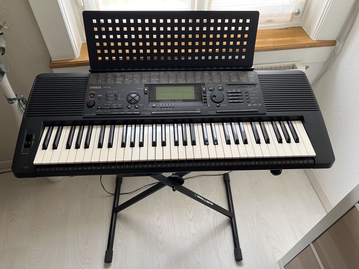 Yamaha Musikinstrumente: Keyboard Yamaha PSR-620 – Gebraucht aus Zürich von