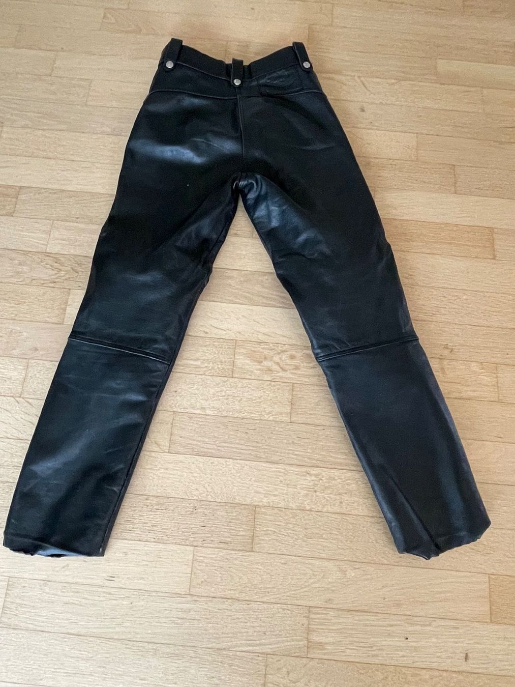 Pantaloni: Motorrad Lederhose – Usato da Watt venduto da Wenee 1