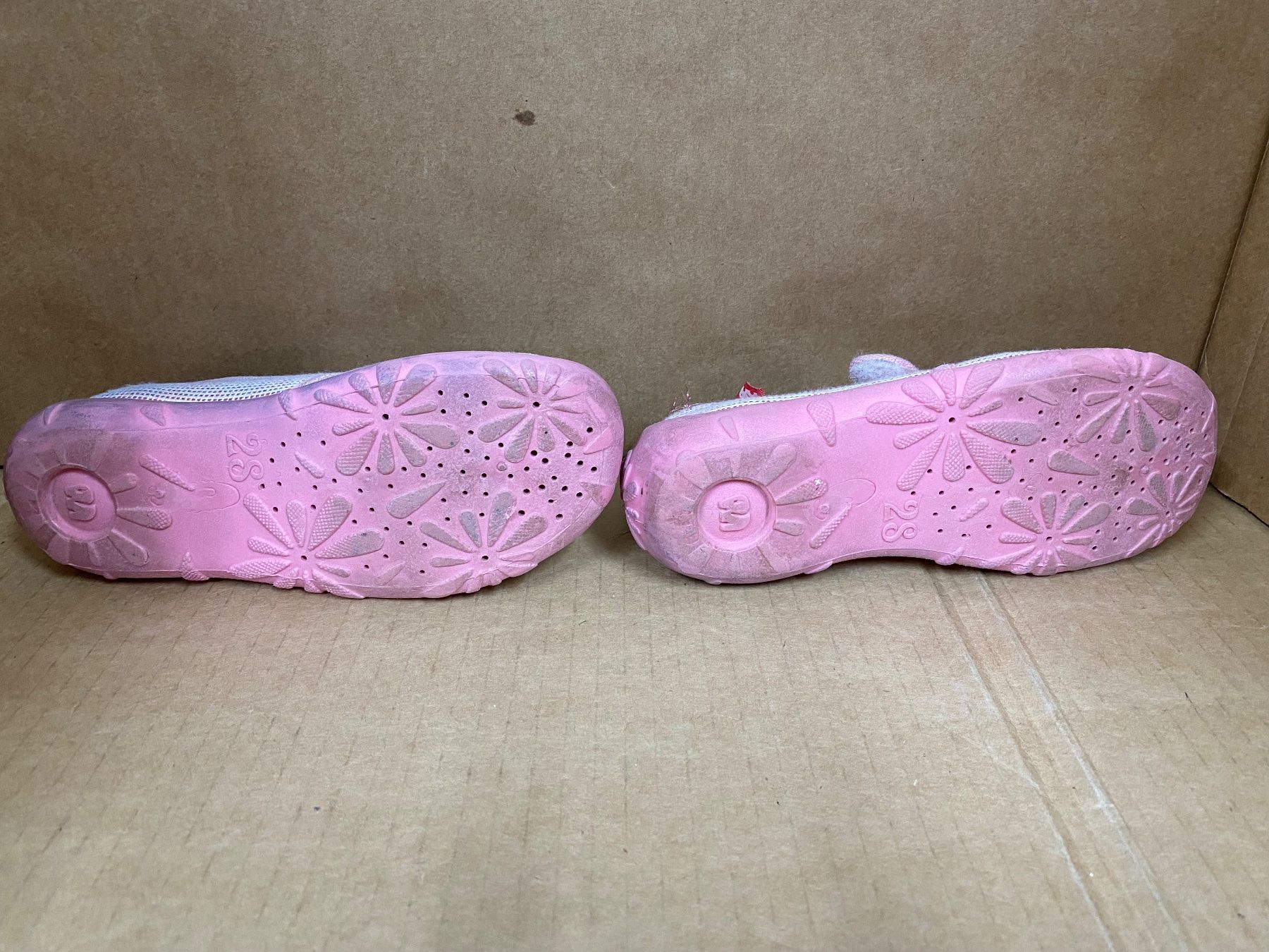 Elefanten Schuhe für Mädchen: Kinderfinken Grösse 28 Einhorn – Gebraucht aus Eschlikon TG von RamonaSt 4