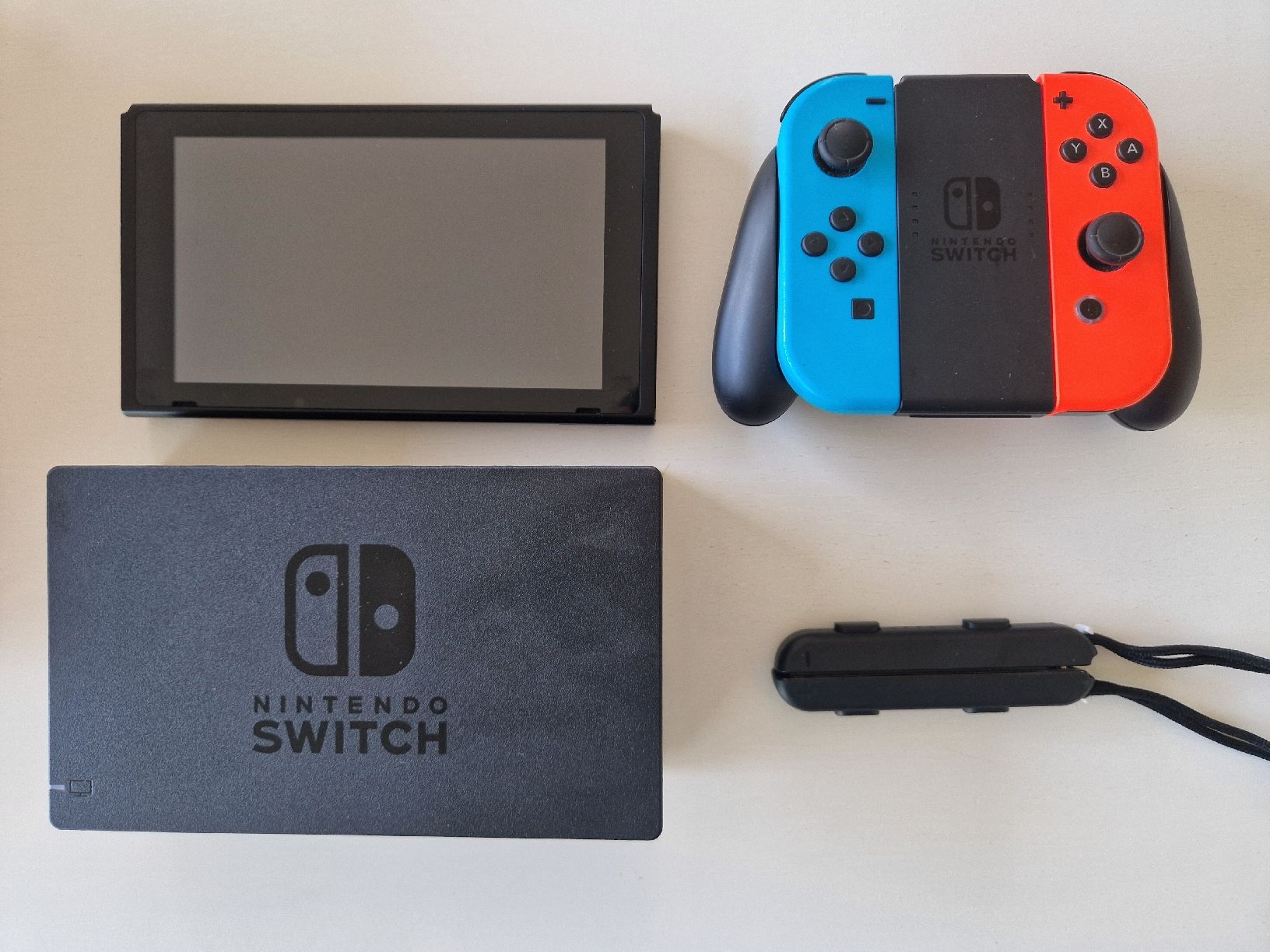 Nintendo Console: Nintendo Switch 2023 mit OVP, top Zustand – Usato da Baden venduto da georges5442 2