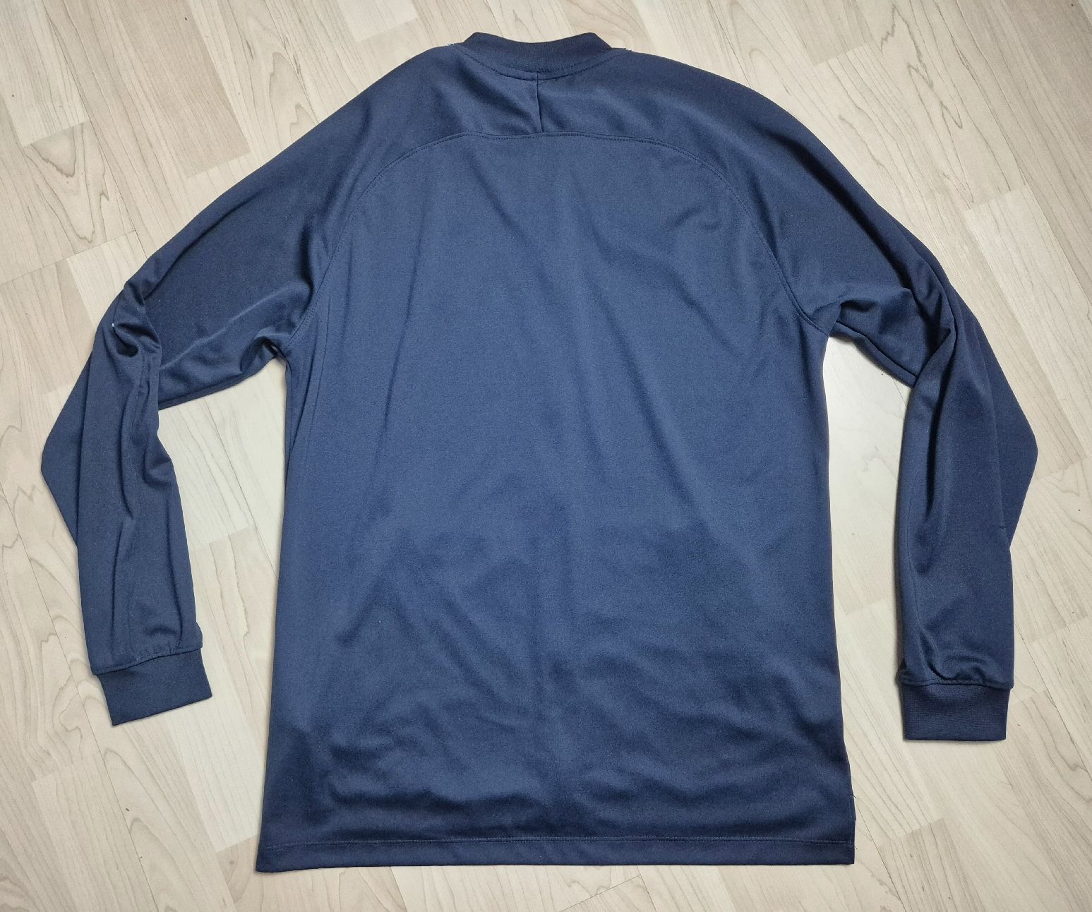 Nike Giacche: Nike 18/19 Frankreich Jacke Grösse M – Usato da St. Gallen venduto da CaliSunshine 1