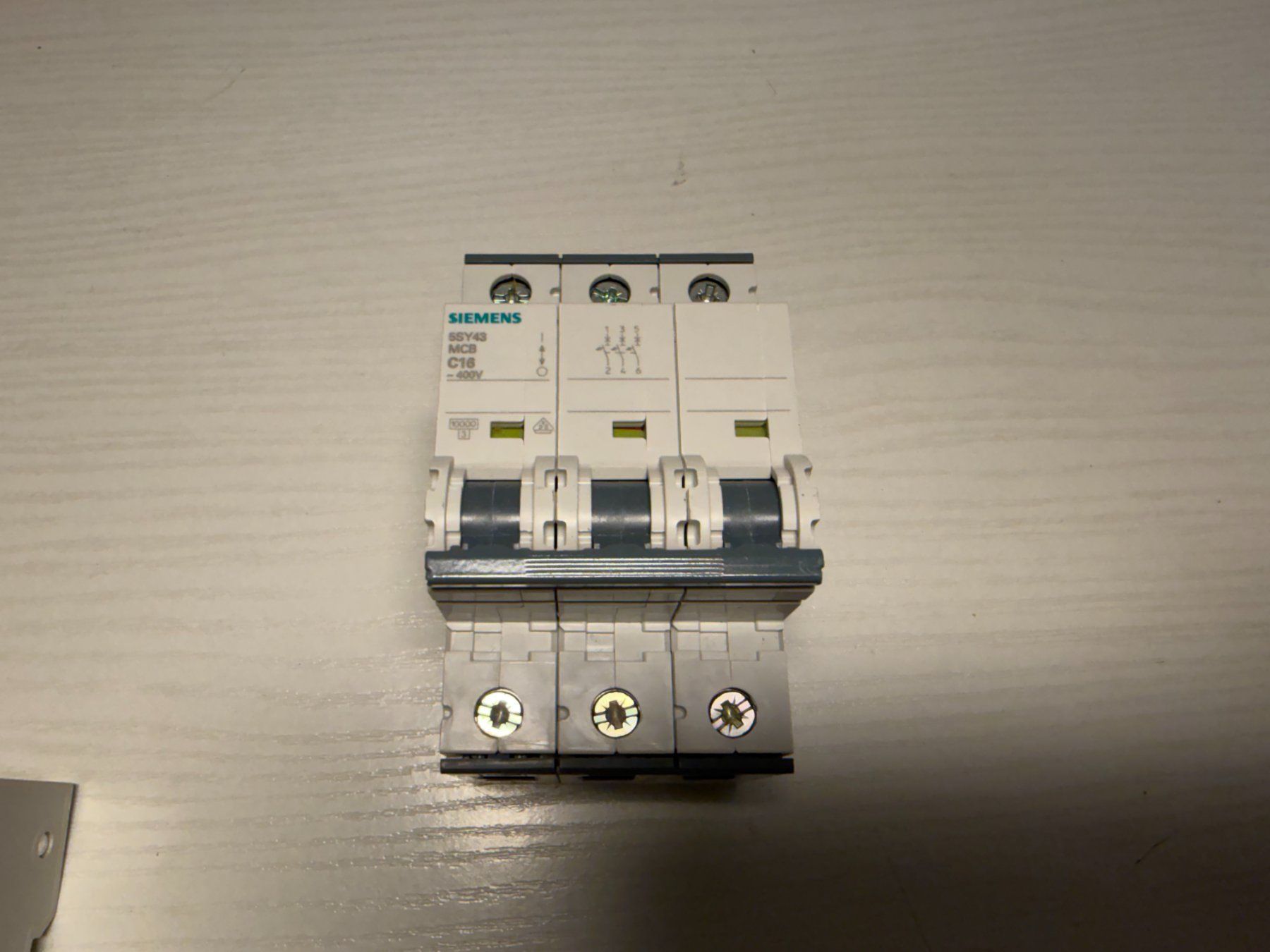 Schalter: Siemens & Hager Leitungsschutzschalter – 3-phasig / 1-phasig – Neu (gemäss Beschreibung) aus Zufikon von sevimuelli 1