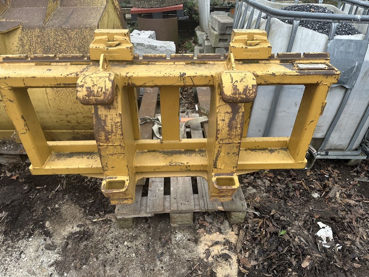 Caterpillar Chargeur de ferme: Cat Gabel und Schaufel  – D'occasion à Romanshorn par knu_jh9q 3