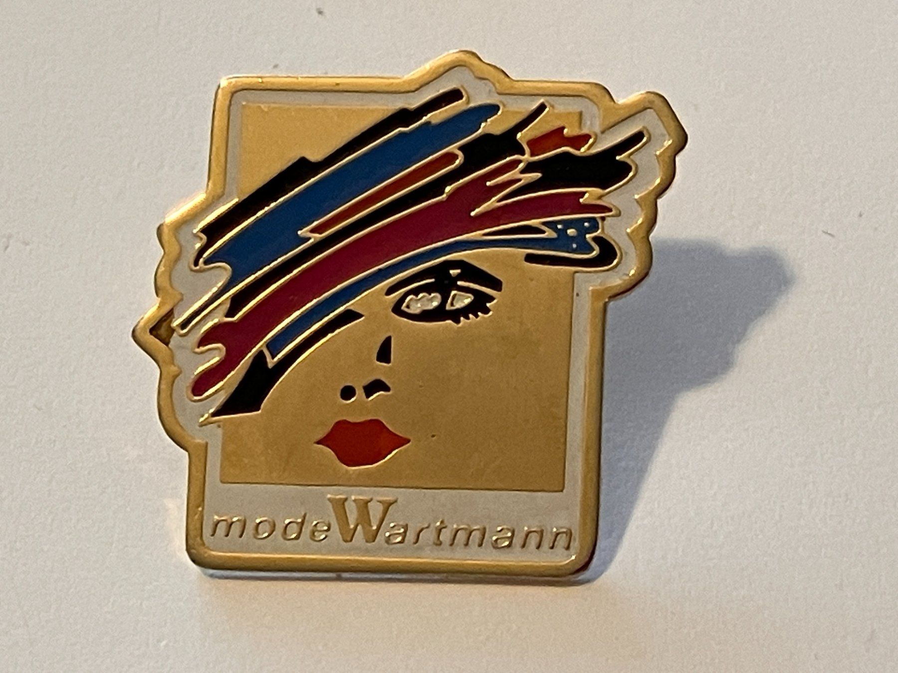 Plaketten & Abzeichen: 1 Pin Mode Wartmann – Gebraucht aus Basel von djwwpp