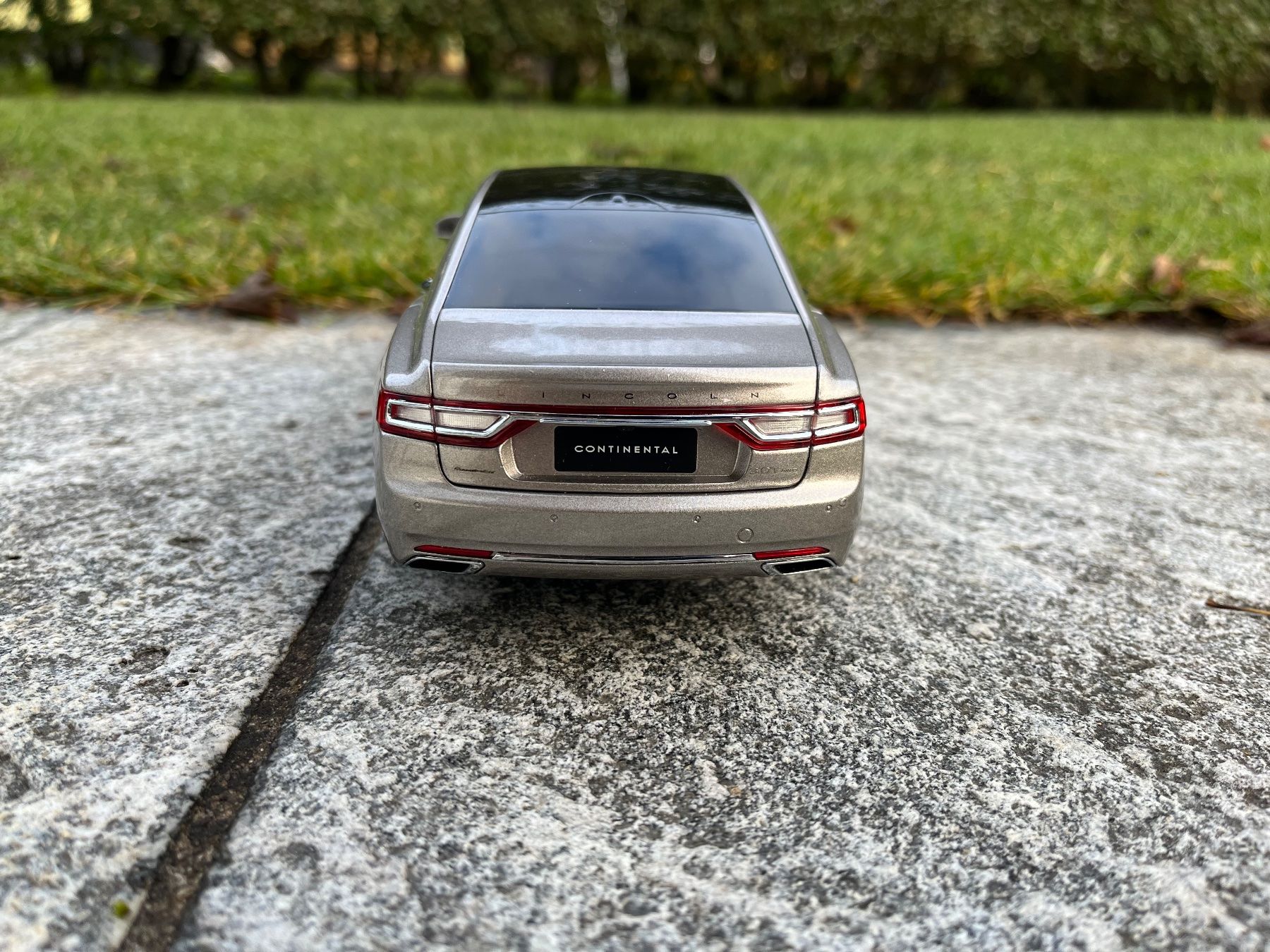 Modellini d'auto: Lincoln Continental 1:18 – Usato da Oberentfelden venduto da conti_gt 3