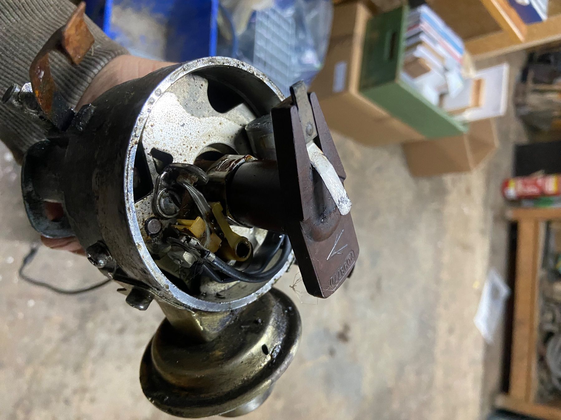Alle Autoersatzteile: Zündverteiler Slant six motor – Gebraucht aus Krummenau von Deezley 3
