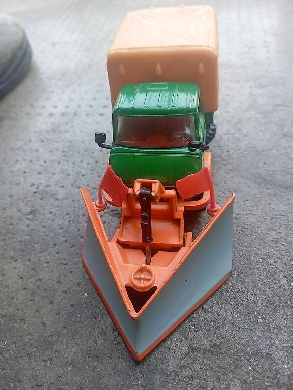 Unimog Modellini d'auto: Unimog 406 mit Schneepflug – Usato da Basel venduto da Petergunn 3