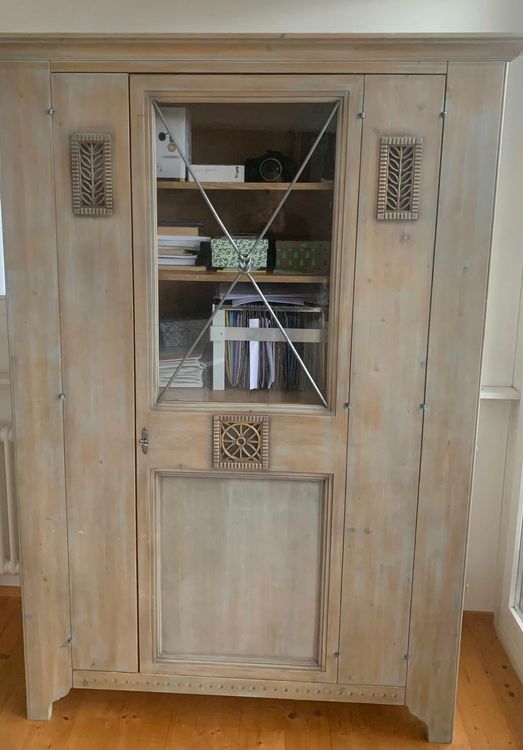 Der Wohnzimmerschrank auf Rollen: Flexibilität und Stil für Ihr Zuhause