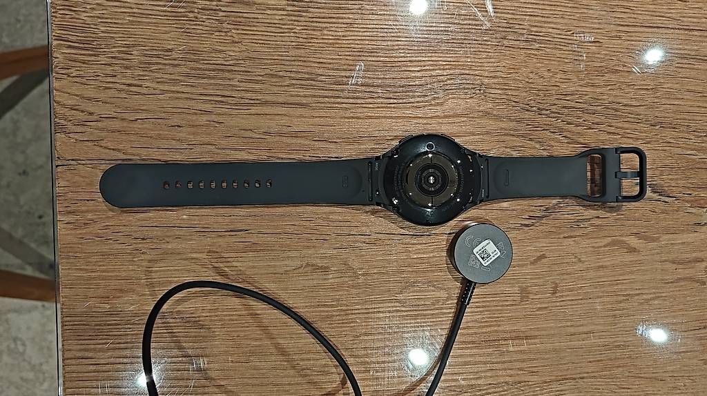 Smartwatch: Samsung Galaxy Watch 5 LTE – Gebraucht aus Tenniken von  1