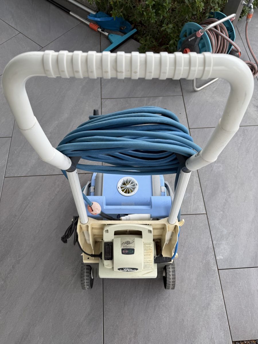 Dolphin Accessoires de piscine: Dolphin Plus Pool-Roboter – D'occasion à Grenchen par Ps04 1