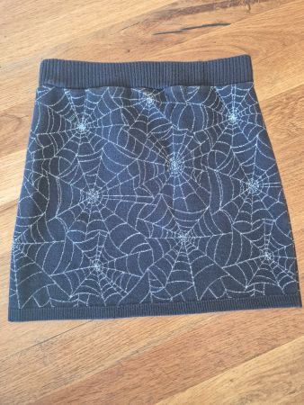 H&M Strickrock Gr. 134/140 mit Spinnennetz
