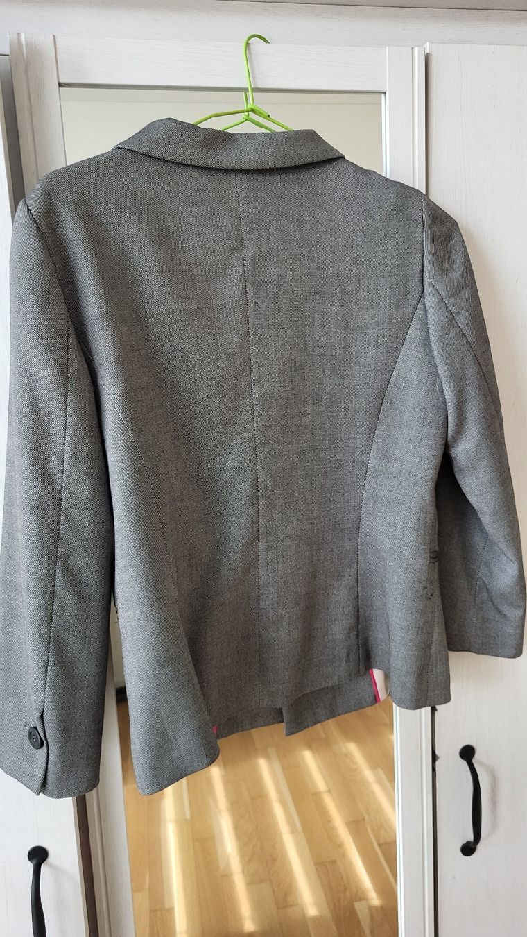 Benetton Giacche: Blazer gris Benetton  – Nuovo (secondo la descrizione) da Delémont venduto da Bigdog16 2