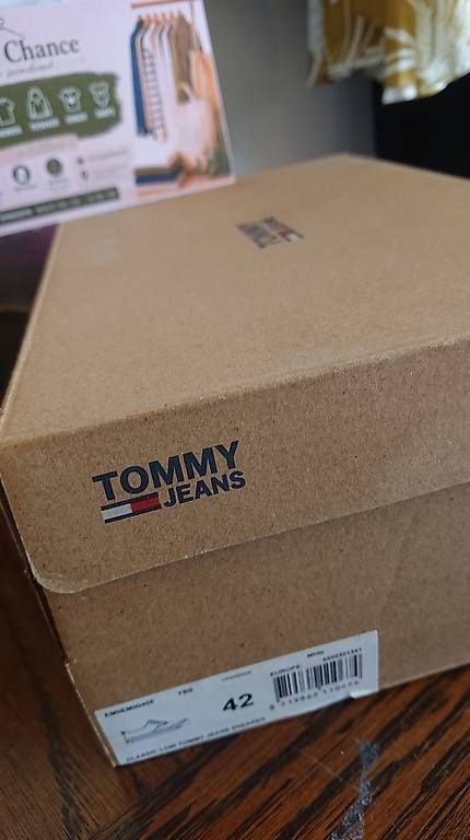 Tommy Hilfiger Scarpe da donna: Tommy Hilfiger Sneaker weiss NEU – Nuovo e nell'imballaggio originale da Grenchen venduto da Zombiepolizist 2