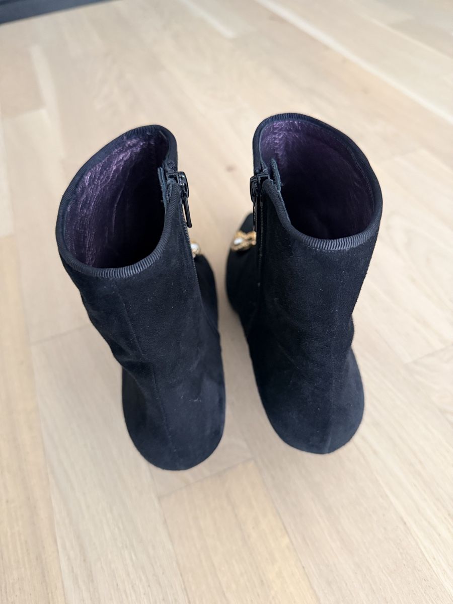 Scarpe da donna: Black ankle boots RAS – Usato da Nyon venduto da dar_lck7 2