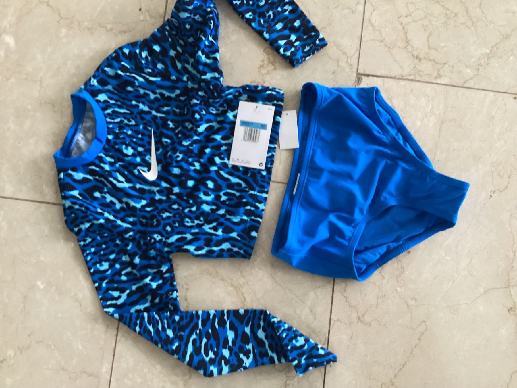 Costumi da bagno & Bikini: Nike Girls Bikini Badeanzug – Nuovo (secondo la descrizione) da Flüelen venduto da ne08