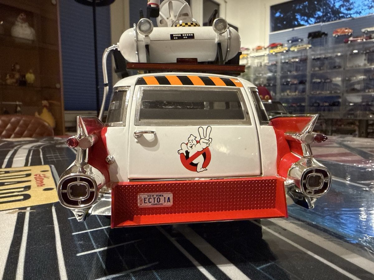 Hot Wheels Modellini d'auto: Hot Wheels Elite Ghostbusters Ecto 1A  1:18 – Usato da Basel venduto da Zomeg 8