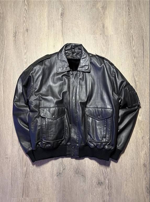 Vestes: Blouson similicuir  – D'occasion à Cheseaux-Lausanne par mad_mnv2
