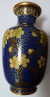 SCHÖNE BLAUE CLOISONNÉ VASE,--10,5 x 6 CM