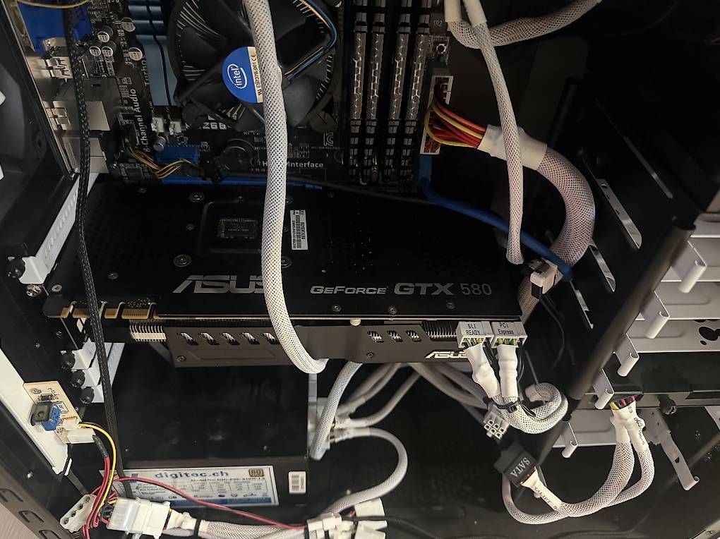 PCs:     Heimserver i7-2600K | 32 GB RAM  – D'occasion à Wettingen par MarekMaj 1